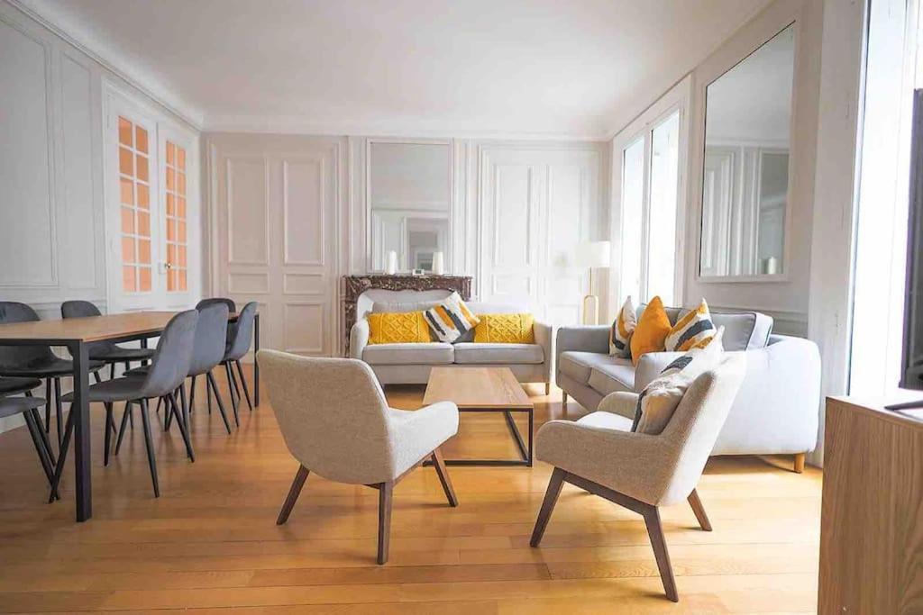 Avenue Des Champs-elysees, D'exception Appartement Parijs